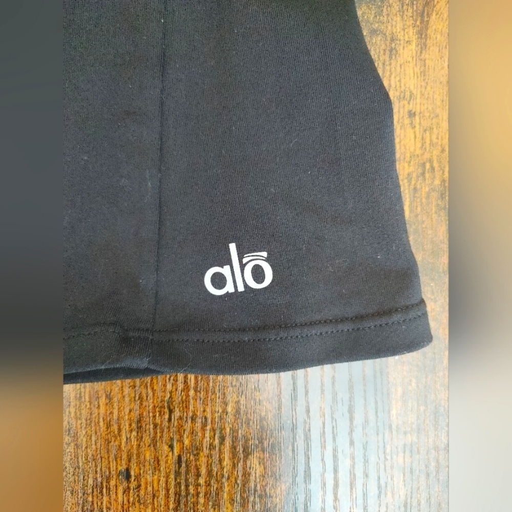 ALO Yoga/Pilates top Size XS - Picture 4 of 13